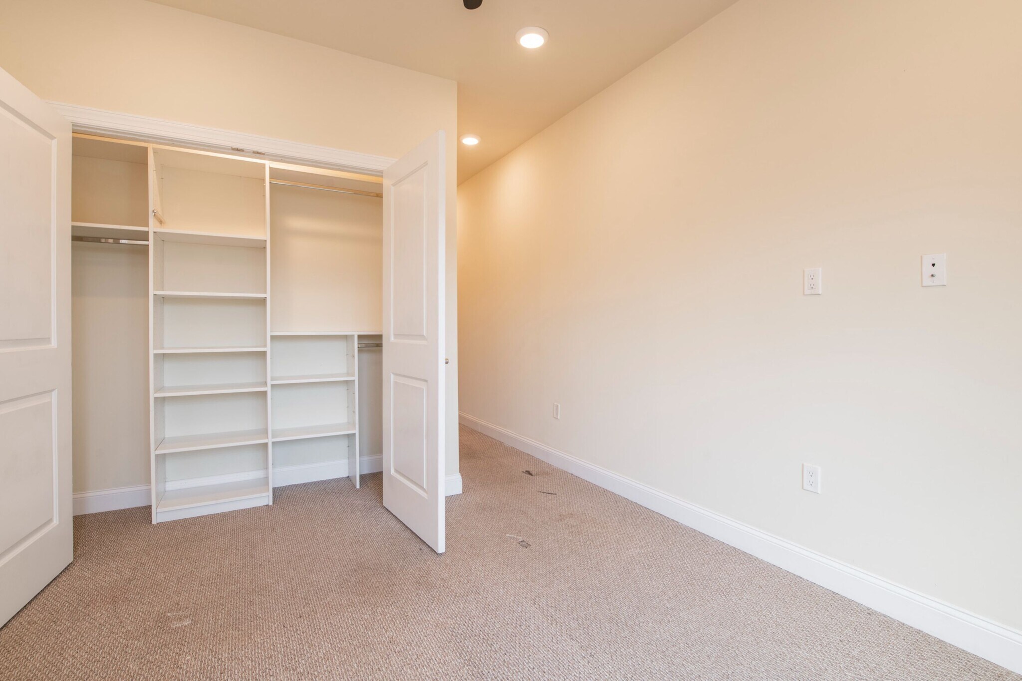 Building Photo - 1825 N Bouvier St