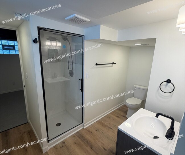 Building Photo - Spacious 4-Bedroom • 2-Bathroom Single-Family Home