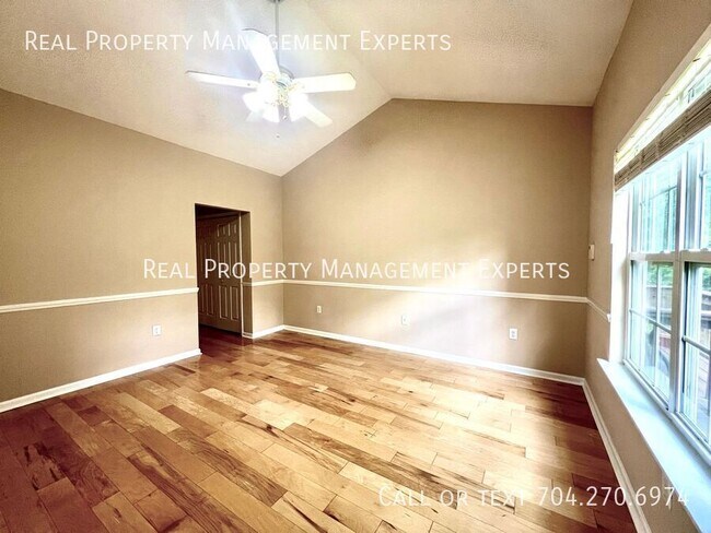 Building Photo - 840 Pelican Bay Dr