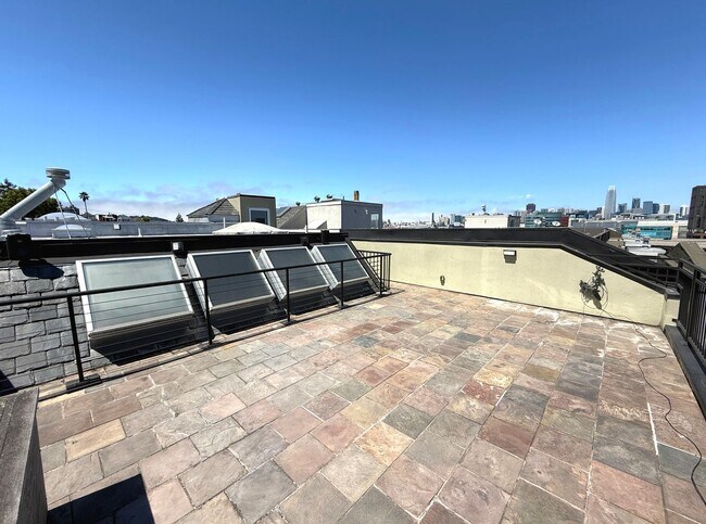 Building Photo - HUGE MODERN BRIGHT Potrero Hill Top Floor ...