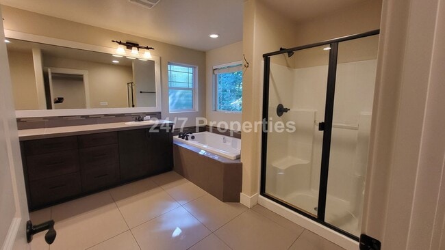 Building Photo - Picturesque 4BD | 2.5 BA - South Beaverton