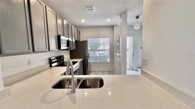 Building Photo - 10946 Savannah Wood Ct