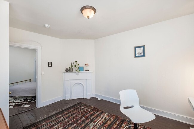 Building Photo - 2 BR/ 2 BA Historic Church Hill Home. Available February 10th!