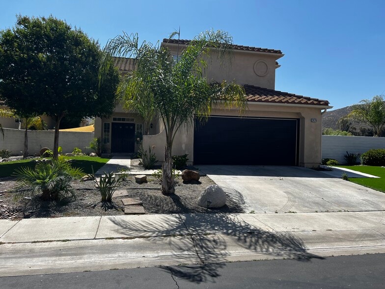 Primary Photo - 2476 Fallbrook Pl