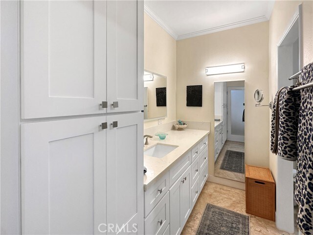 Building Photo - 24481 Lantern Hill Dr