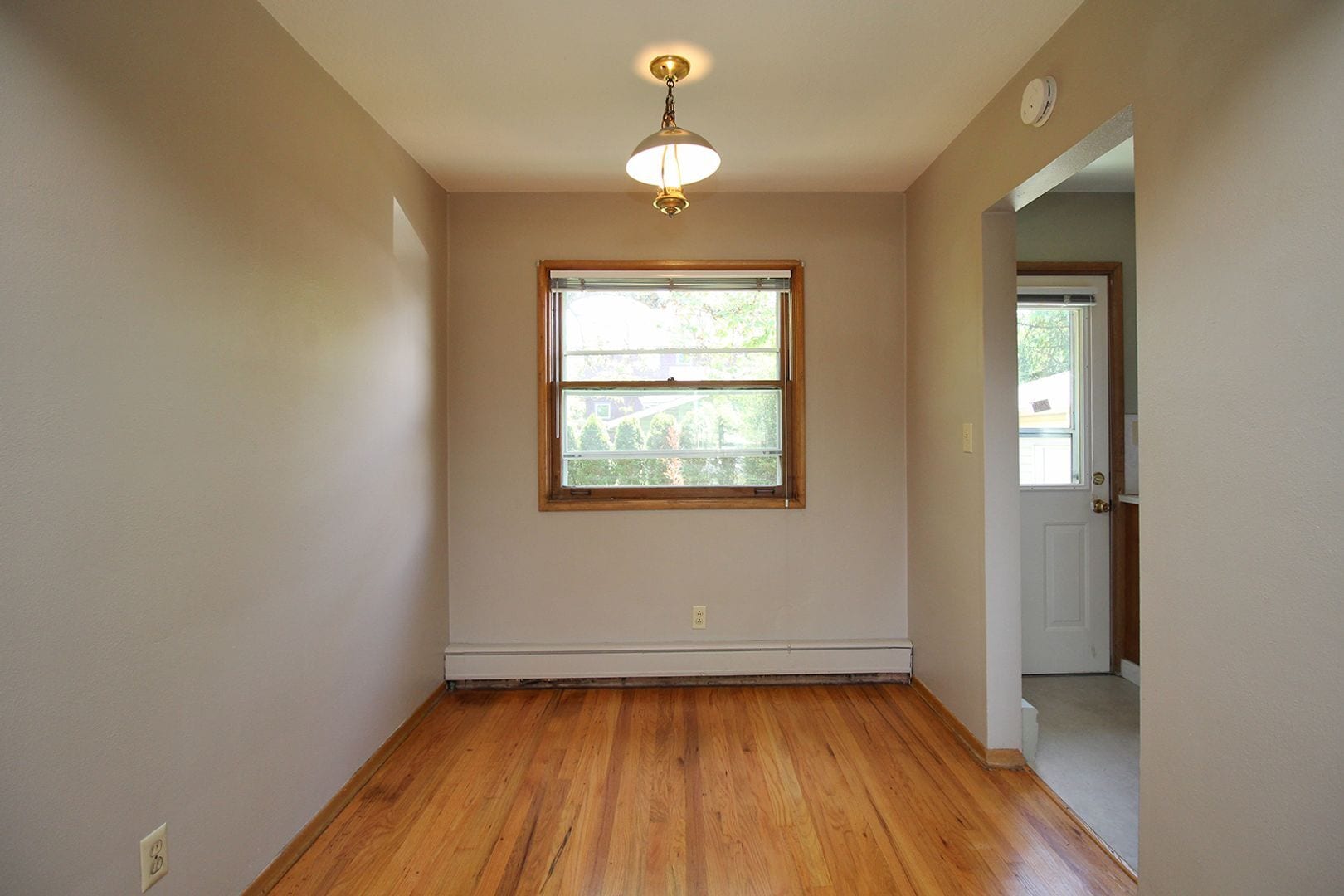 Building Photo - 2404-2418 SE 58th