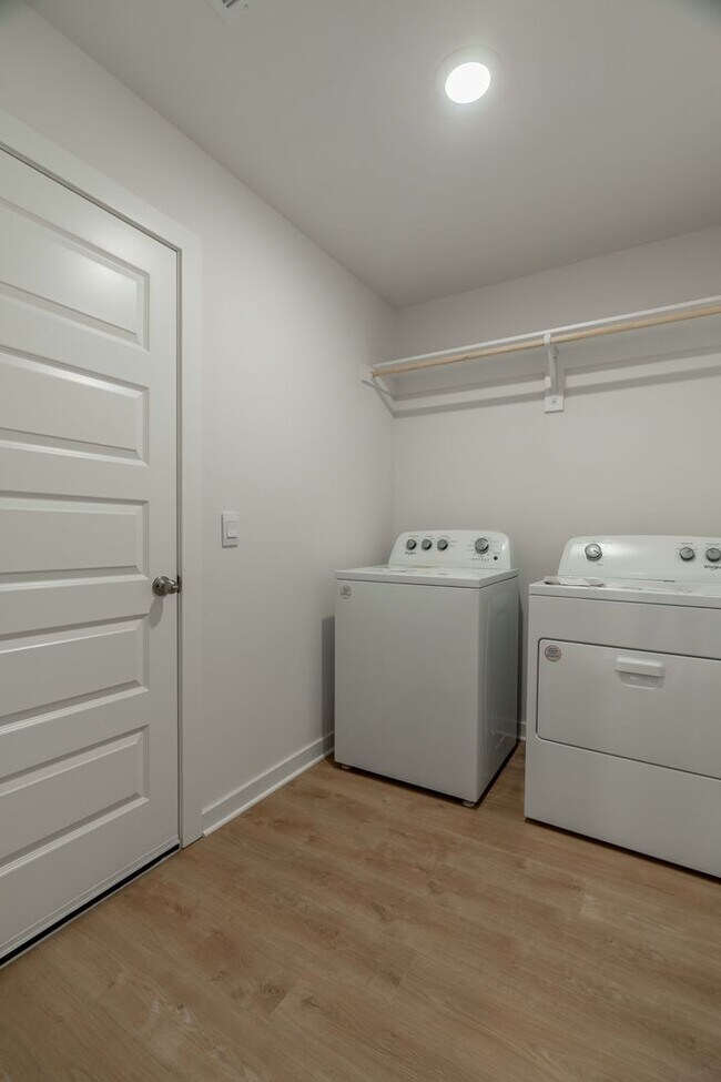 Building Photo - 4530 W Canyon Run Dr
