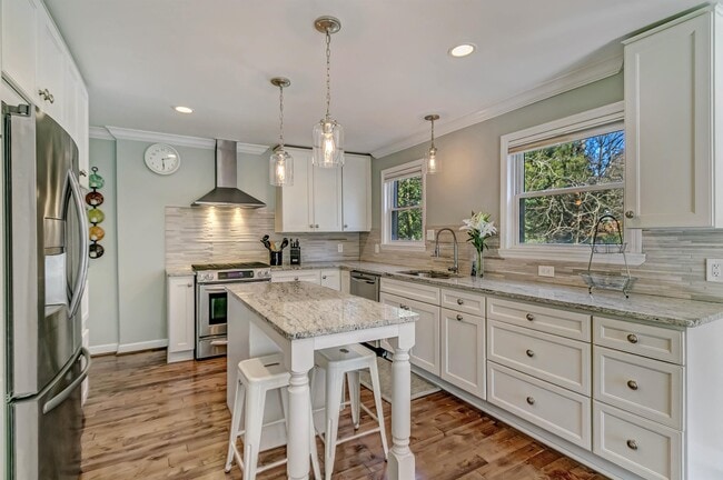 Building Photo - 6612 Kerns Rd