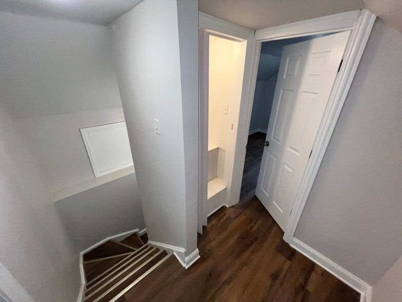 Building Photo - 222 Arcadia St