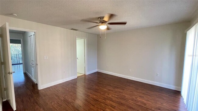 Building Photo - 892 Sunridge Dr