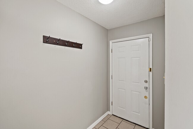 Building Photo - 4521 SW 33rd Terrace