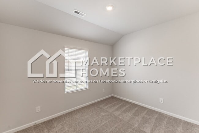 Building Photo - 165 Olde Hearth Rd