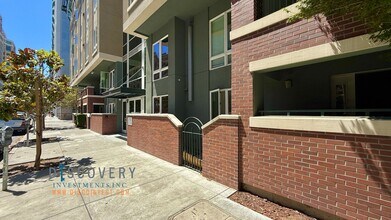 Building Photo - Large Downtown Oakland Two Bedroom Condominium at The Jade
