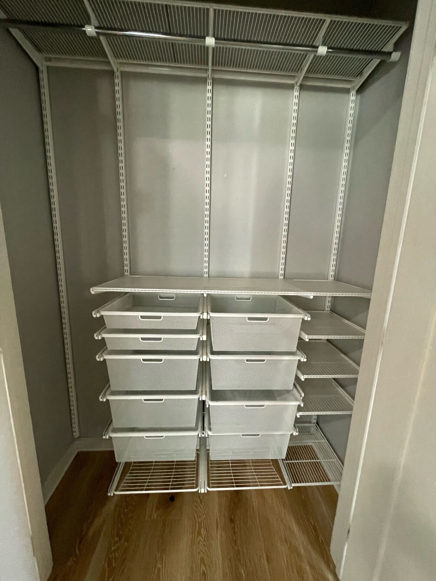 Building Photo - 400 4th Ave S