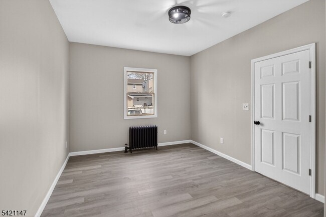 Building Photo - 378 Grand St