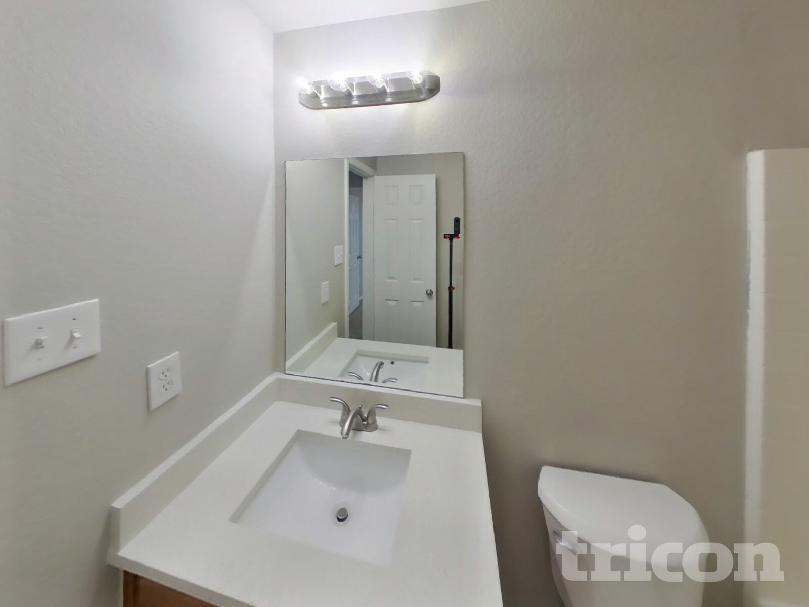 Building Photo - 909 Zoe St