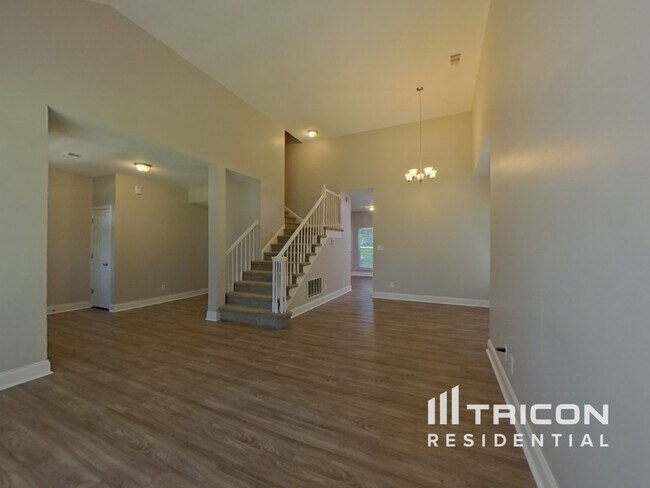 Building Photo - 5604 Bluff Ct