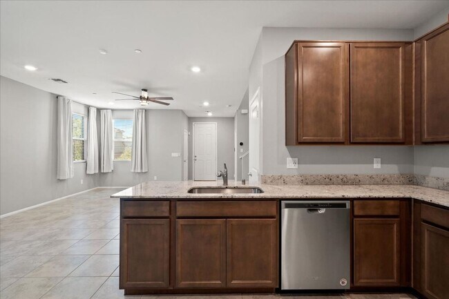 Building Photo - Fabulous Home!