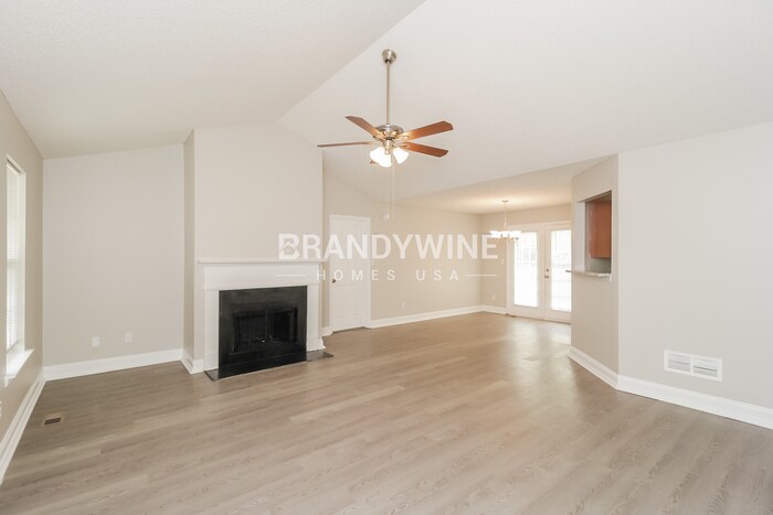 Building Photo - 63 Blue Springs Way