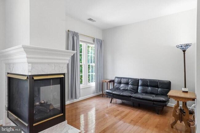 Building Photo - 5767 Bush Hill Dr