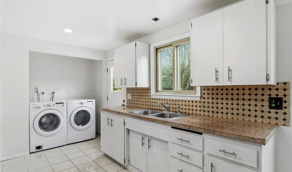 Building Photo - 26510 19th Pl S