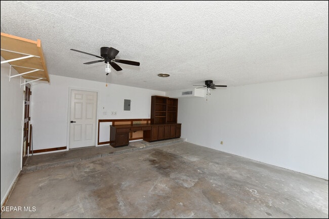Building Photo - 5534 Oakbriar Cir
