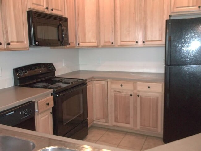 Building Photo - Spacious 2-Bed, 2-Bath Condo in Prime Fort Collins Location