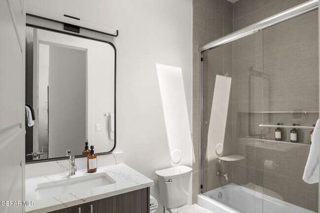 Building Photo - 828 Durham Wy