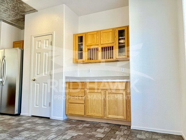 Building Photo - 852 E Runaway Bay Pl