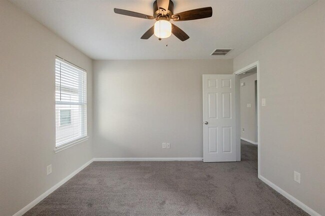Building Photo - 15835 Copper Springs Ln