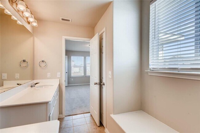 Building Photo - 10304 Forest Grove Dr