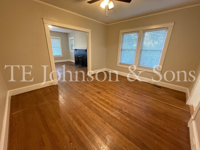 Building Photo - 2 Bedroom Home in Washington Park