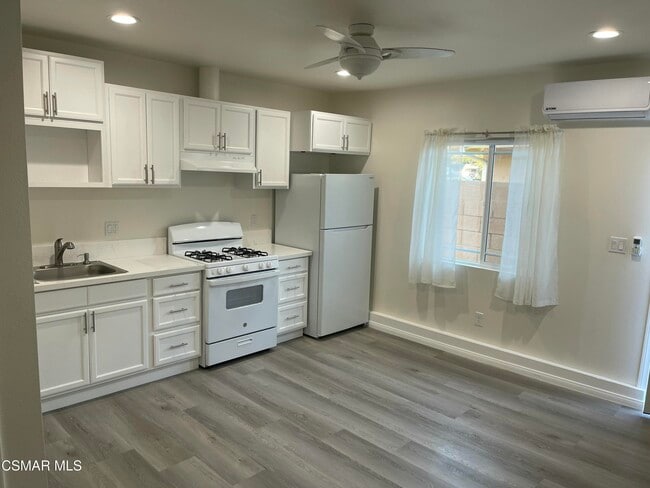 Building Photo - 3587 Sweetwood St