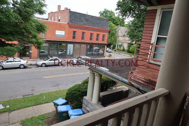 Building Photo - 164-166-166 Meigs St