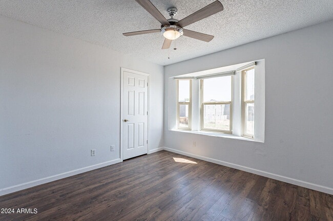 Building Photo - 820 W University Dr