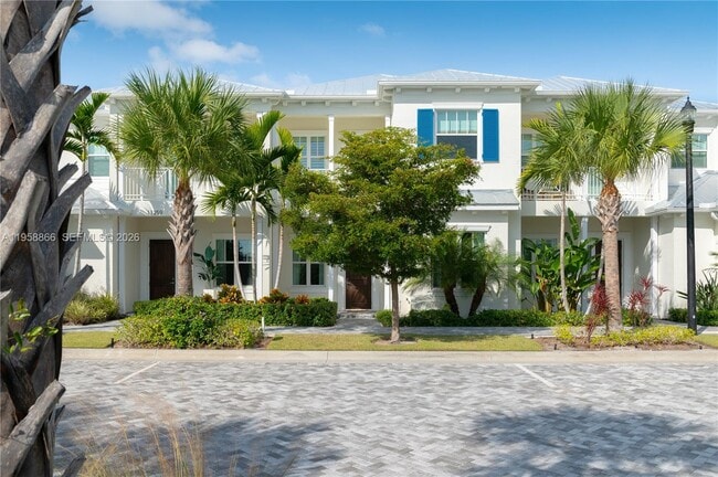 Building Photo - 11261 SE Blair Ln