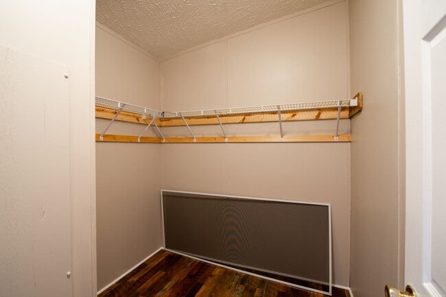 Building Photo - Nice 3BD/2BA Modular home near Lowes in Sylva available 5/1/26 for year long lease