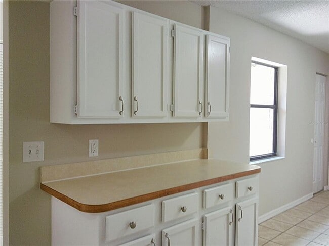 Building Photo - 717 Wright Ct