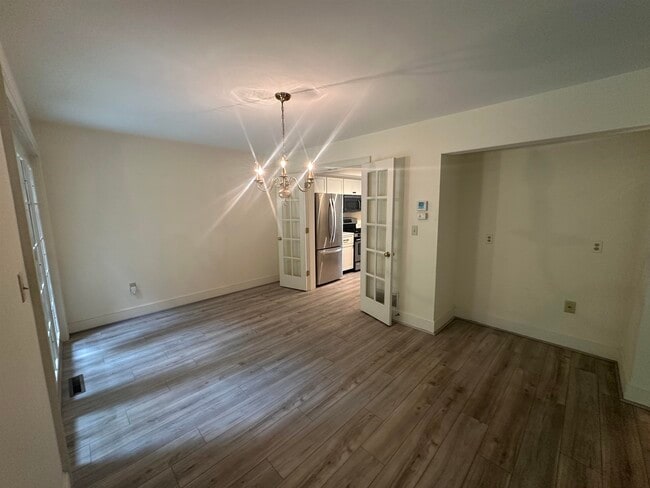 Building Photo - 579 Sagamore Ave