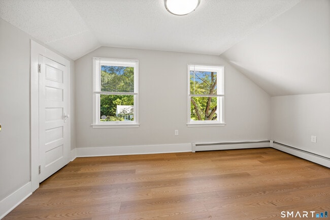 Building Photo - 387 Mixville Rd