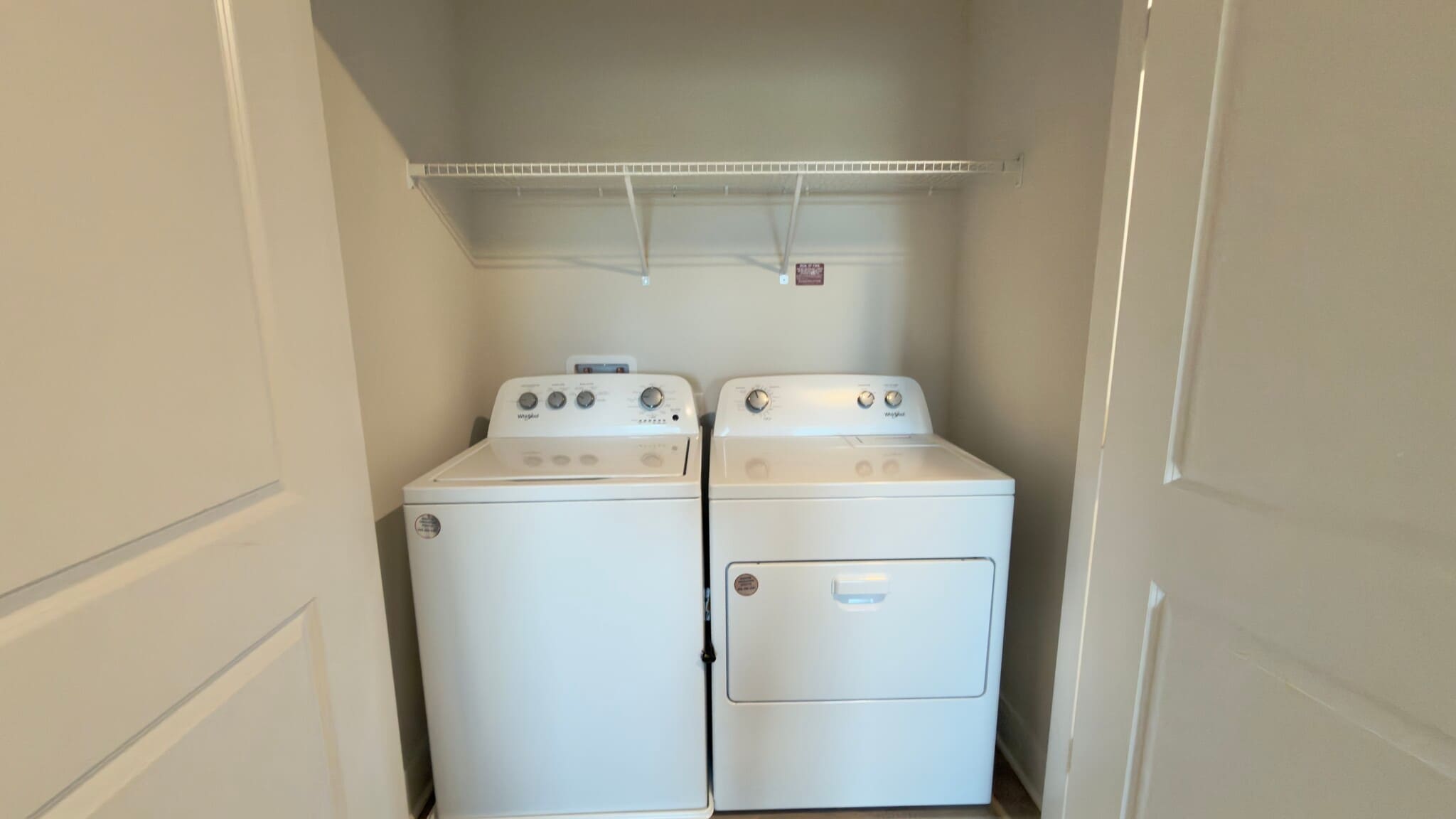 Laundry - 106 Hopi Pl