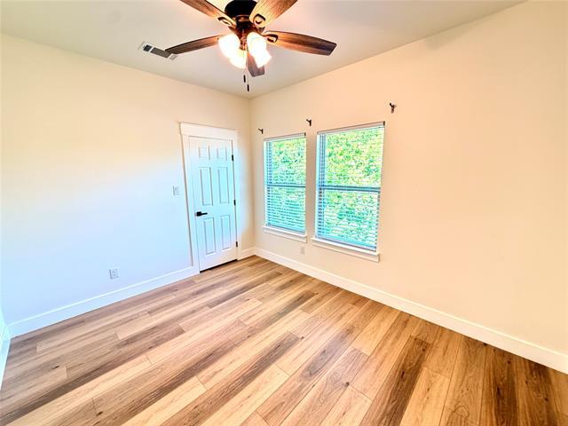 Building Photo - 1720 Lloyd Ave