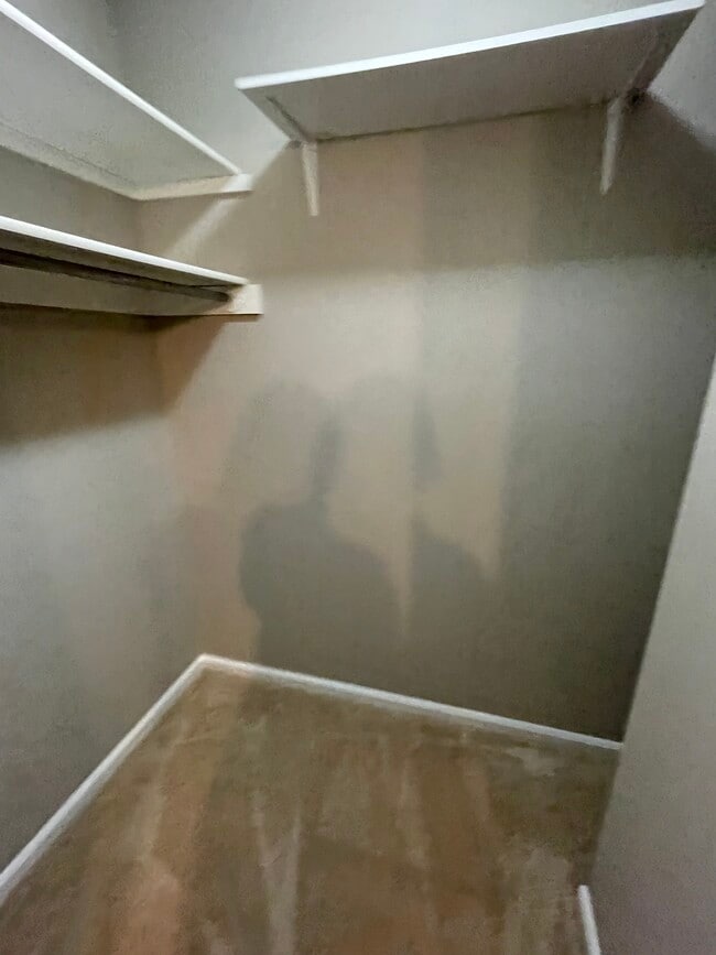 Building Photo - 5470 Dunmore Dr