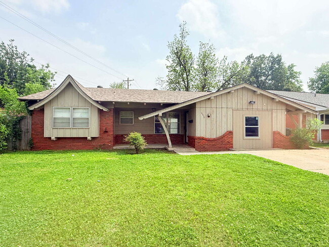 Building Photo - 4 Bedroom in South OKC