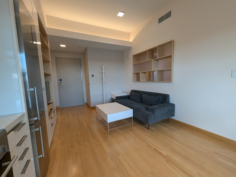 Building Photo - 116 Mount Auburn St