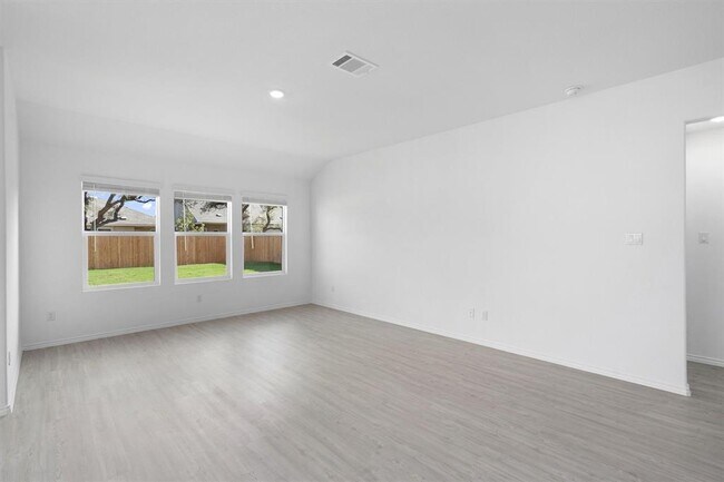 Building Photo - 138 Arbordale St