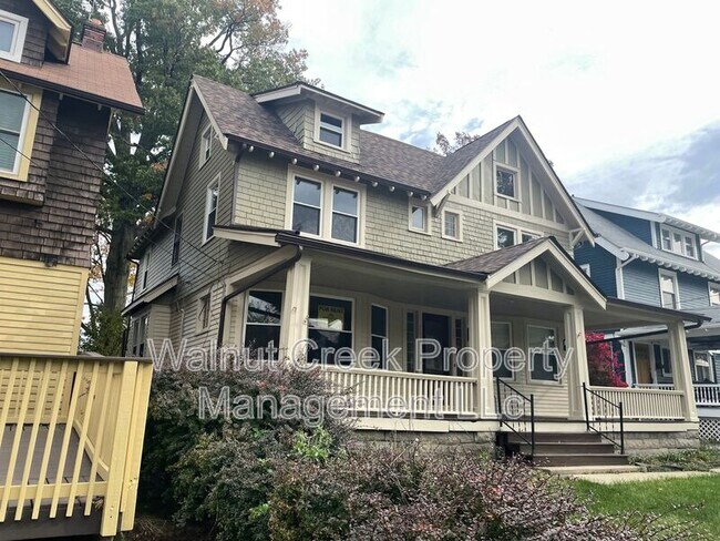 Building Photo - 1533-1535 Mars Ave