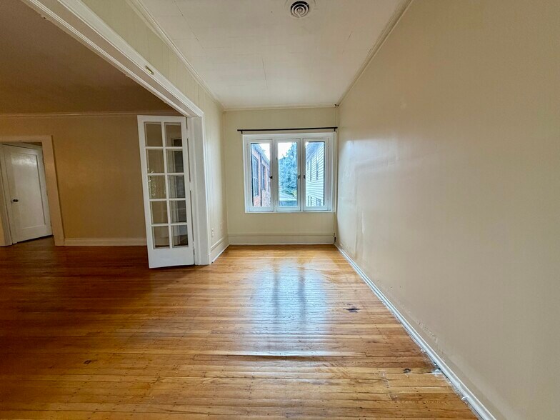 Building Photo - 125 Elmwood Ave