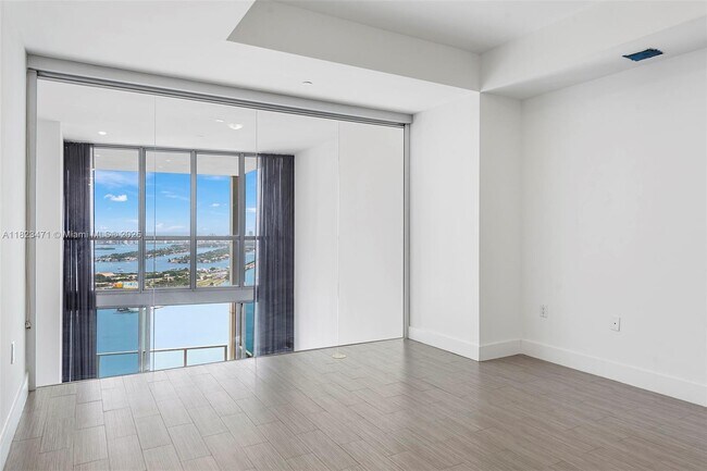 Building Photo - 1100 Biscayne Blvd