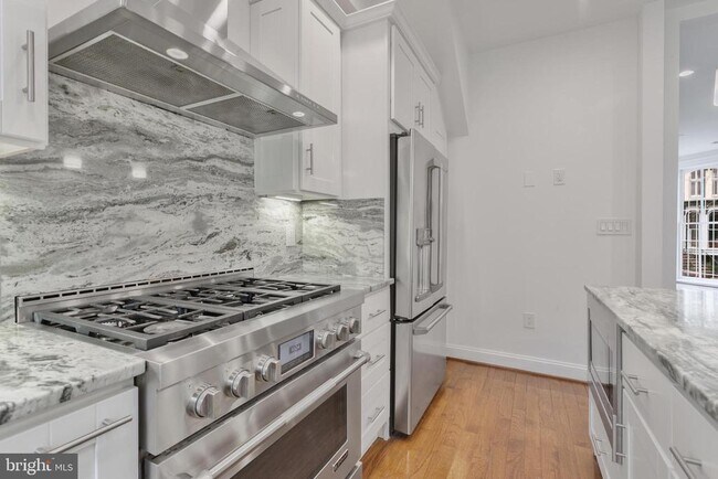 Building Photo - 1339 Corcoran St NW